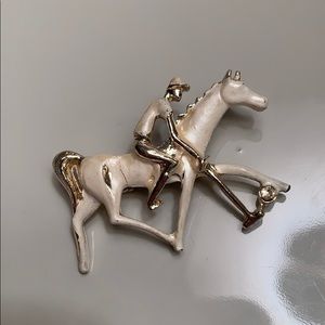 Vintage medium sized horseback pin